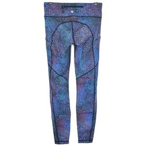 lululemon Speed Tight V Size 4 in Strive Multi Black